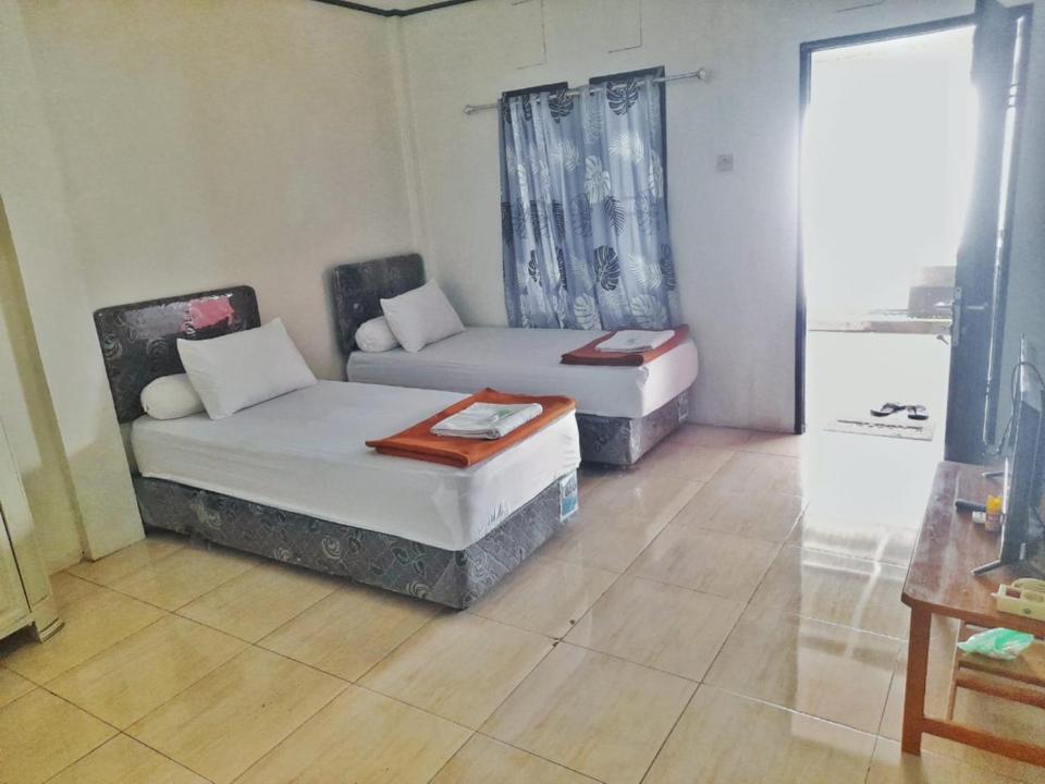 Baronda Guest House Sorong Exterior photo
