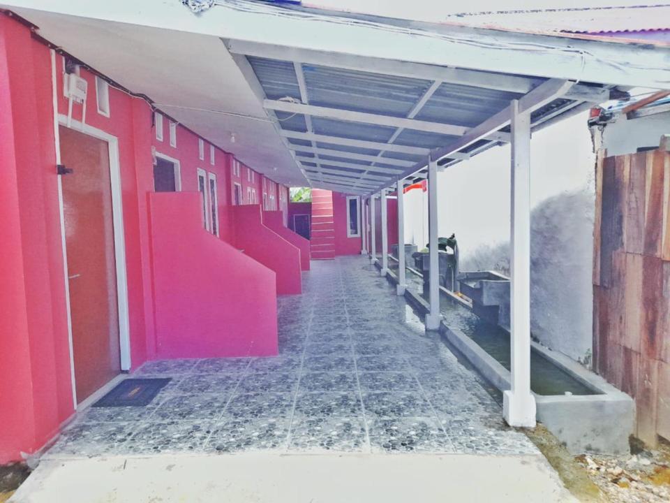 Baronda Guest House Sorong Exterior photo