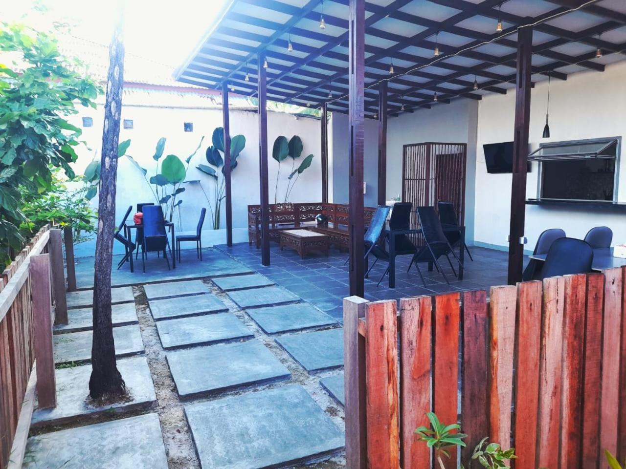 Baronda Guest House Sorong Exterior photo