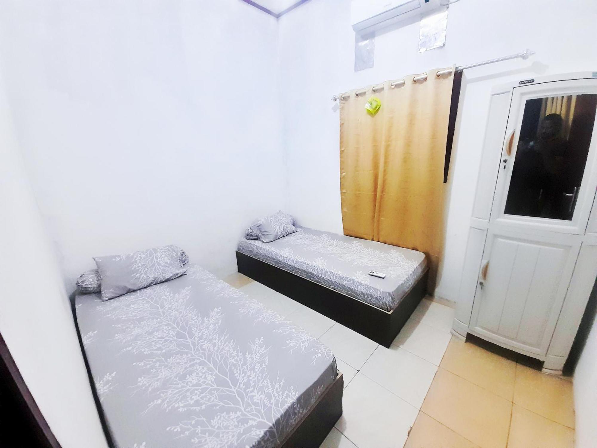 Baronda Guest House Sorong Exterior photo