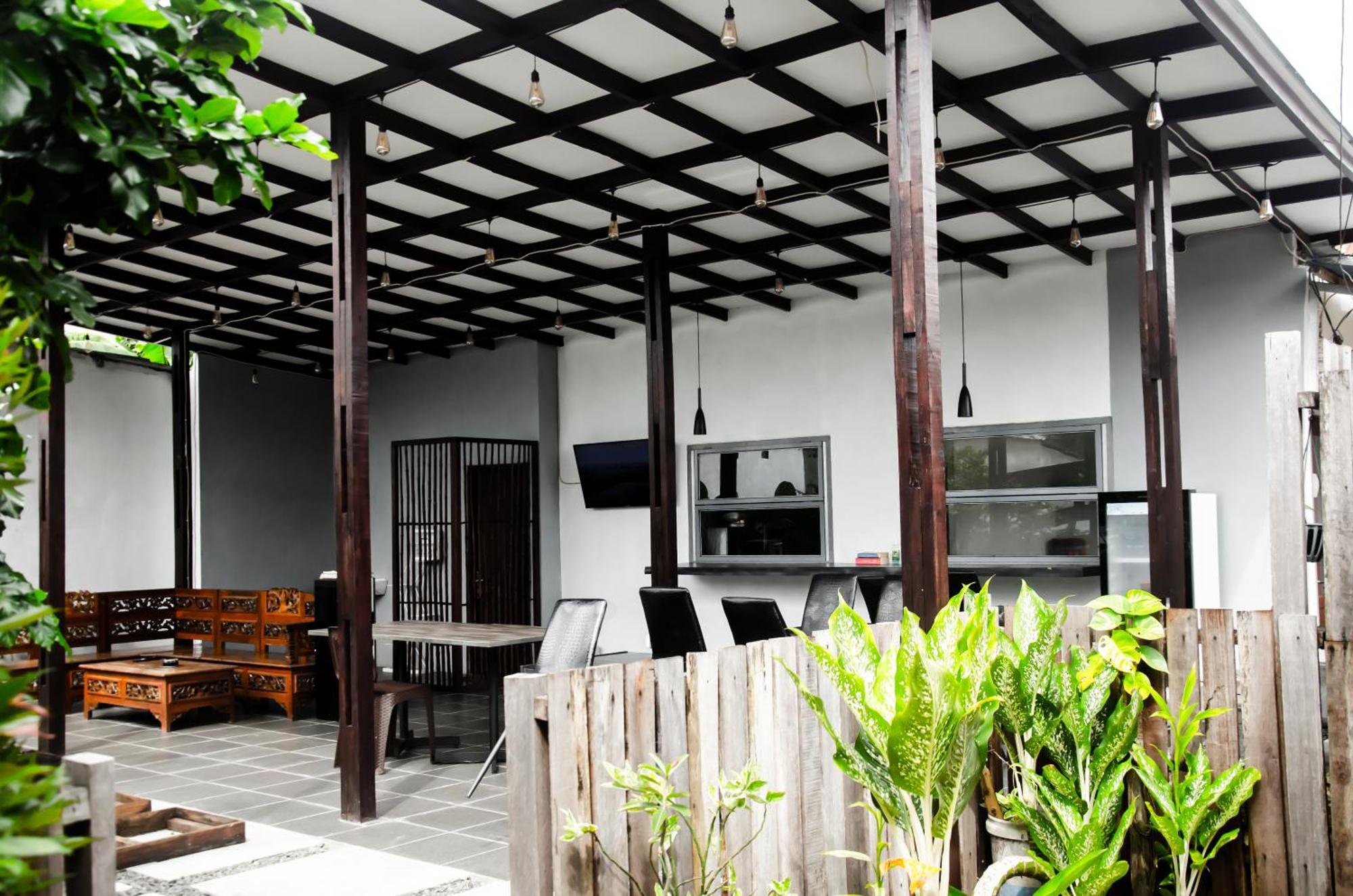 Baronda Guest House Sorong Exterior photo