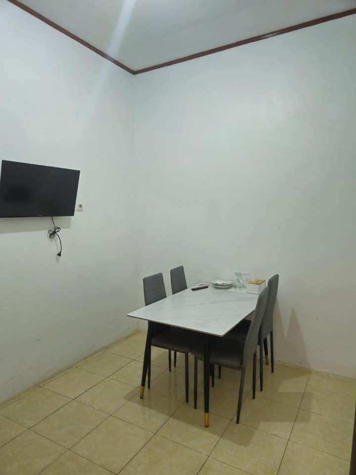 Baronda Guest House Sorong Exterior photo