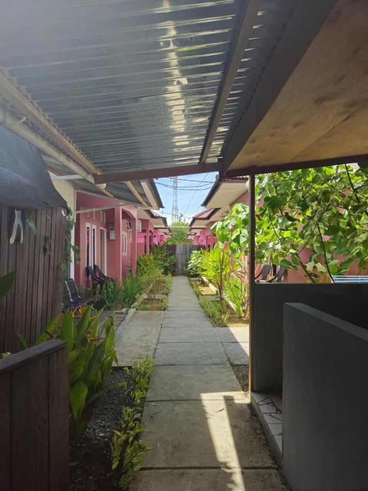Baronda Guest House Sorong Exterior photo
